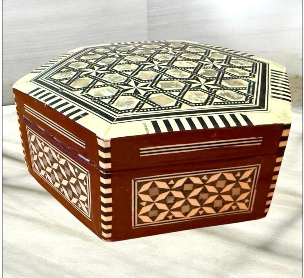 Handmade Jewelry And Collectibles Boxes - 8