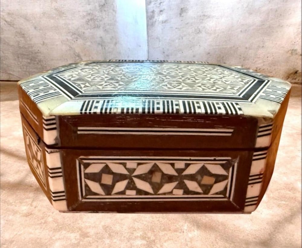 Handmade Jewelry And Collectibles Boxes - 3