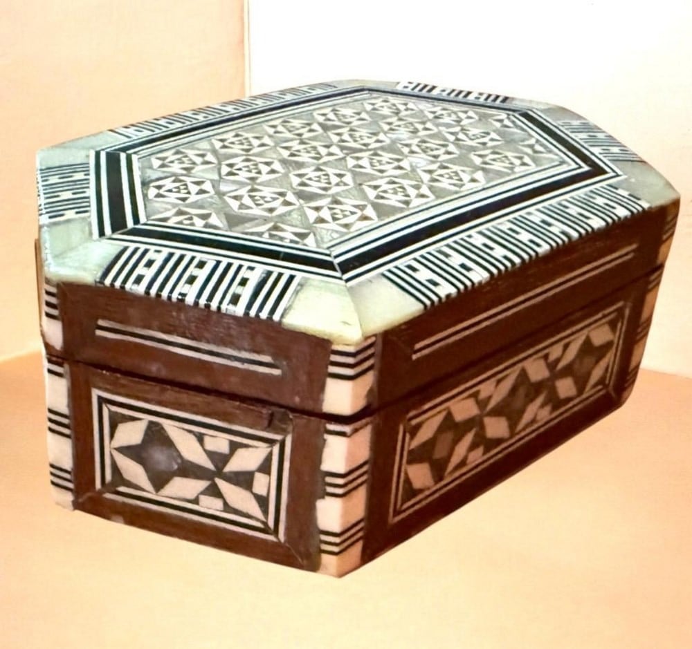 Handmade Jewelry And Collectibles Boxes - 4