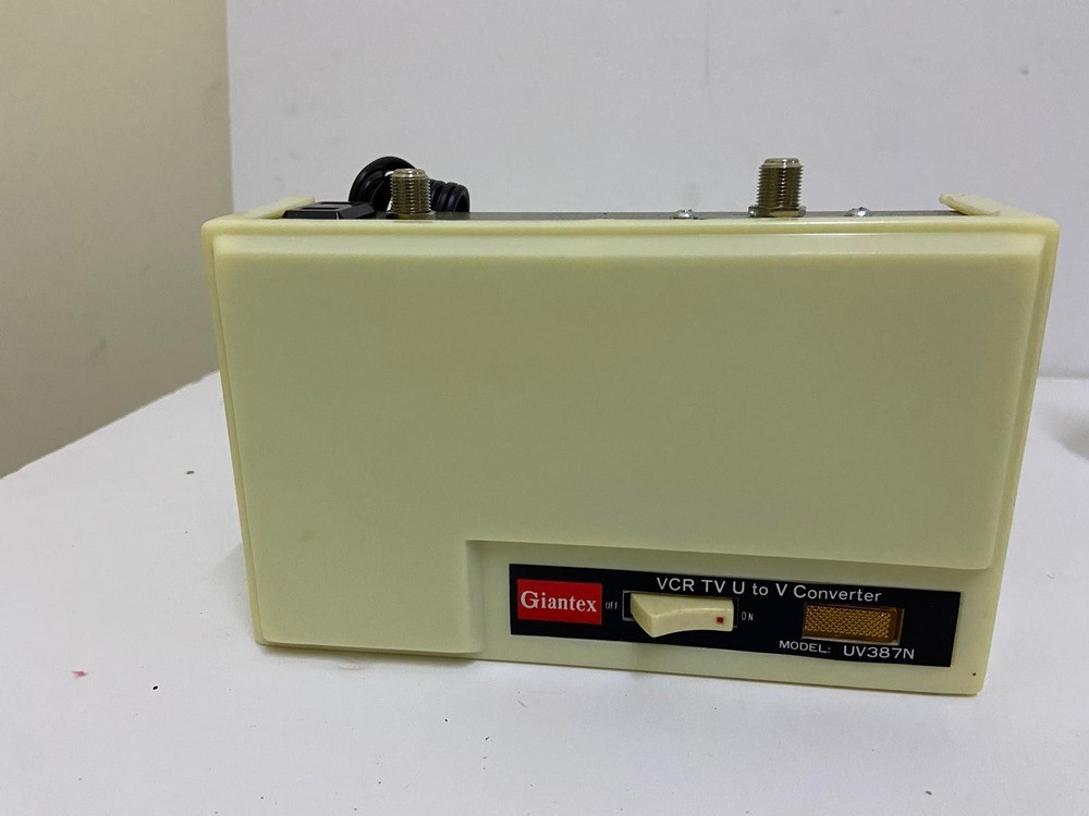 Old TV And Channel Converter (Uhf To Vhf Tv/Vcr Converter) By Giantex, Model Uv387 - 3