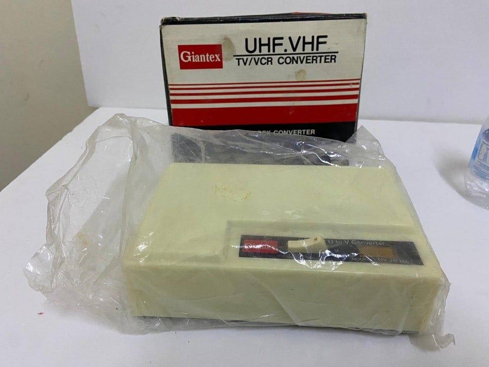 Old TV And Channel Converter (Uhf To Vhf Tv/Vcr Converter) By Giantex, Model Uv387 - 1