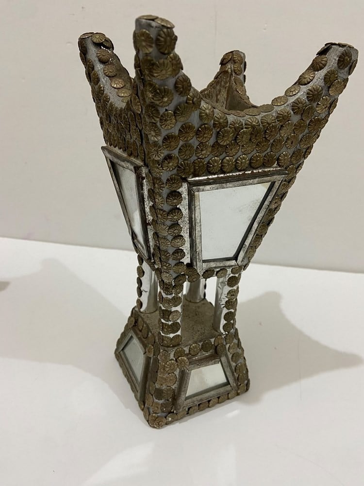 قطعتان من الزينة التراثية بتصميم تقليدي مميز - 3