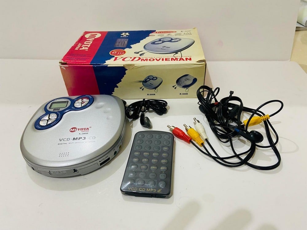 A Rare Portable Disc Player For Antique Lovers And Fans Of Classic Devices. - 1