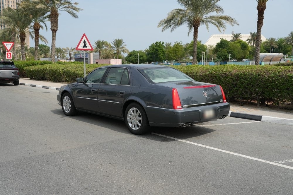 كاديلاك DTS موديل 2011، Y-15984 - 4