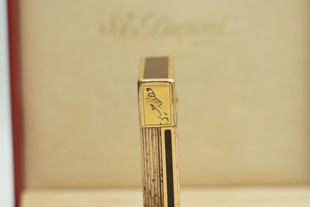 ولاعة كلاسيكية فاخرة من العلامة التجارية الفرنسية الشهيرة إس تي ديبون (S.T. Dupont) - 4