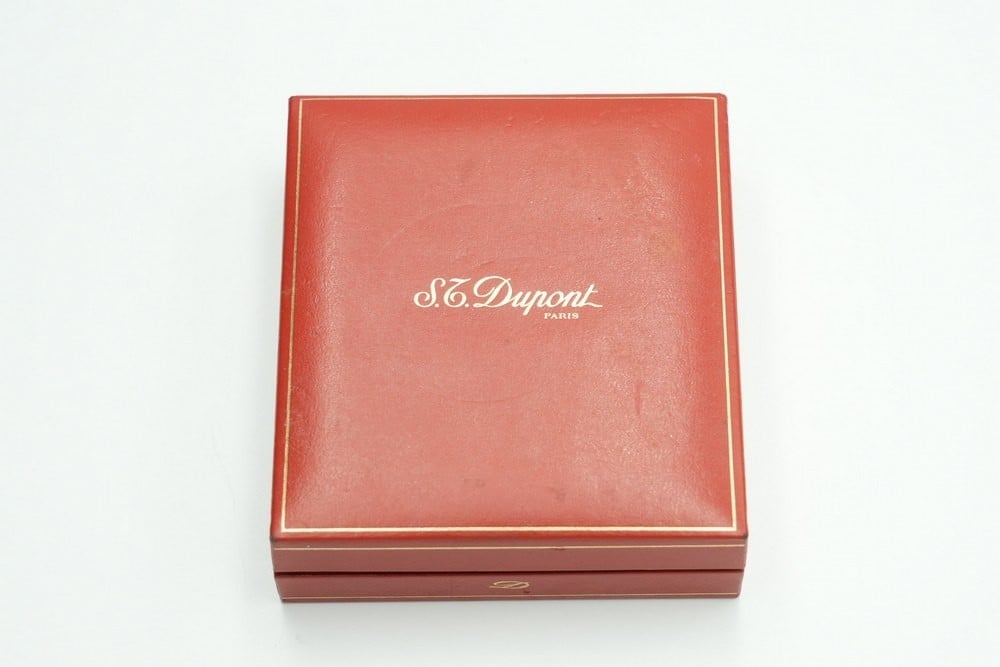 ولاعة كلاسيكية فاخرة من العلامة التجارية الفرنسية الشهيرة إس تي ديبون (S.T. Dupont) - 2