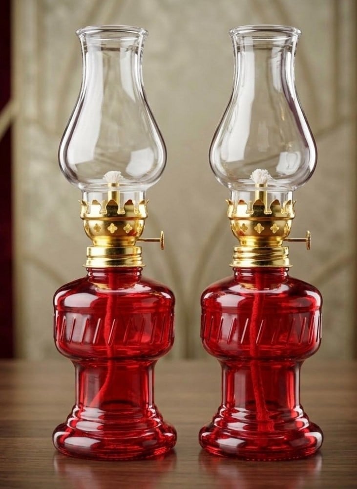 A Pair of Classic Glass Kerosene Lanterns - 1