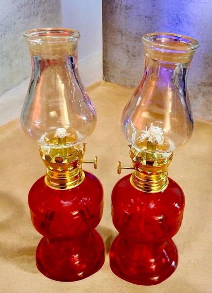 A Pair of Classic Glass Kerosene Lanterns - 3
