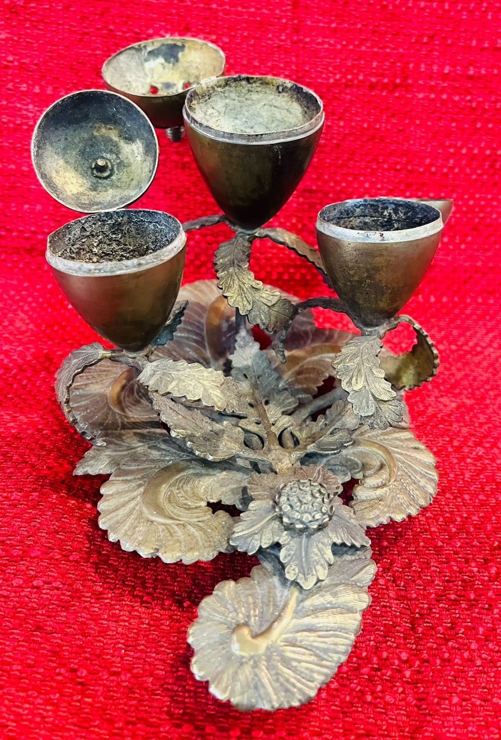 مبخرة نحاسية قديمة على شكل جوزة بلوط - 3