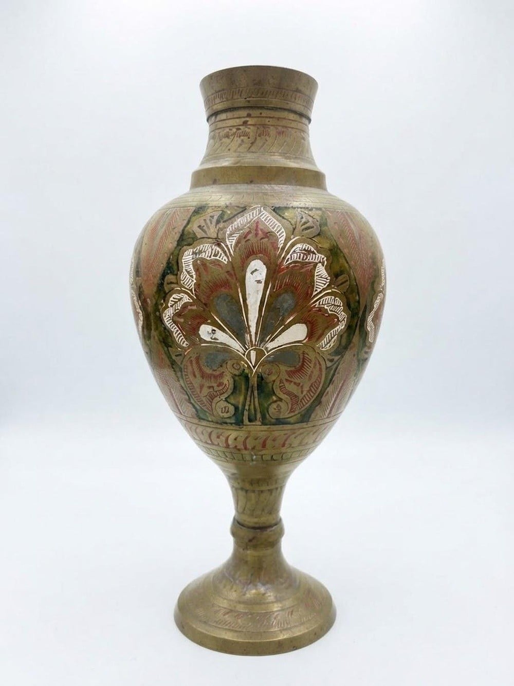 Antique Copper Vase with Hand-Engraved Floral Motifs - 1