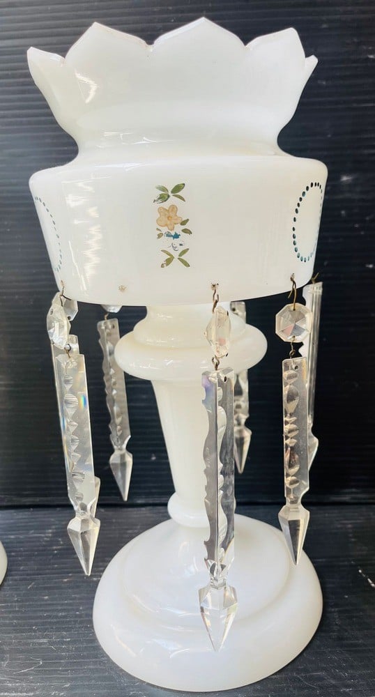 Pair of Vintage Opaline Pineapple Vases in a Milky Hue - 4