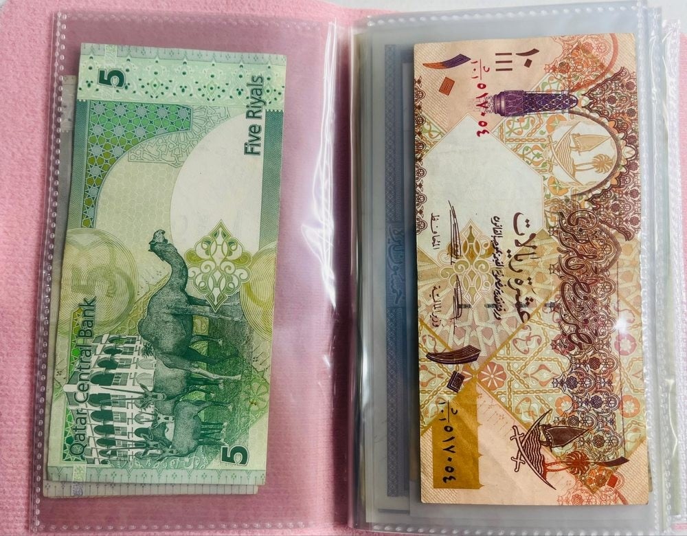ألبوم عملات ورقية قديمة ومتنوعة - 1 - 2