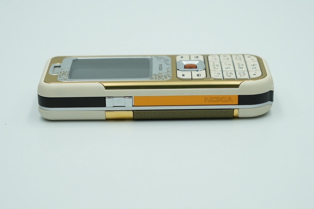 هاتف نوكيا كلاسيكي Nokia 7360 (نسخة لهواة المقتنيات القديمة) - 8