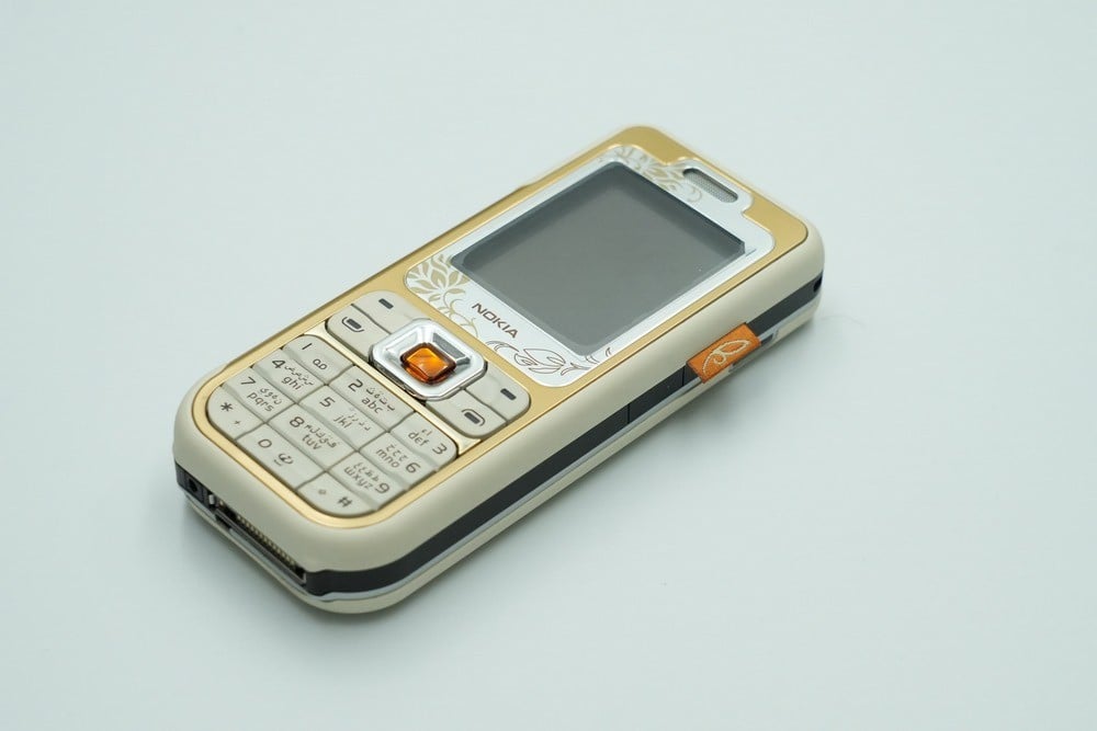 هاتف نوكيا كلاسيكي Nokia 7360 (نسخة لهواة المقتنيات القديمة) - 4