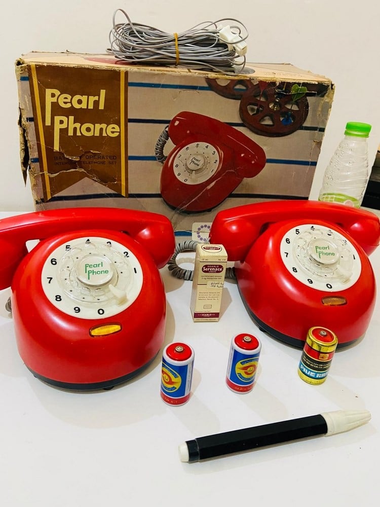 طقم هواتف Pearl Phone كلاسيكية – لعشاق النوادر والمقتنيات القديمة - 1