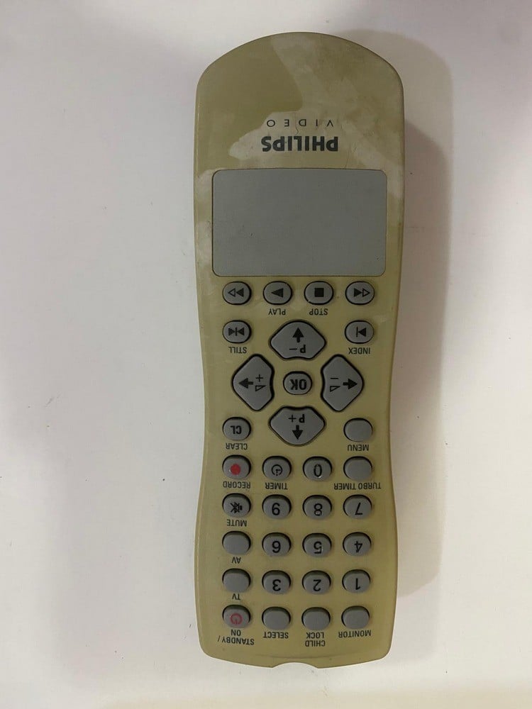 جهاز فيديو كاسيت Philips VR 170 باللون الفضي - 2