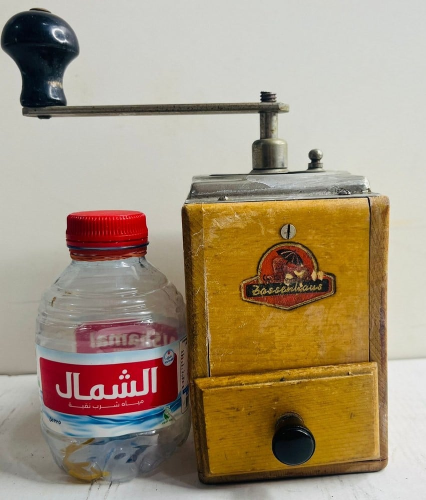 مطحنة قهوة خشبية قديمة من Zassenhaus الألمانية - 6