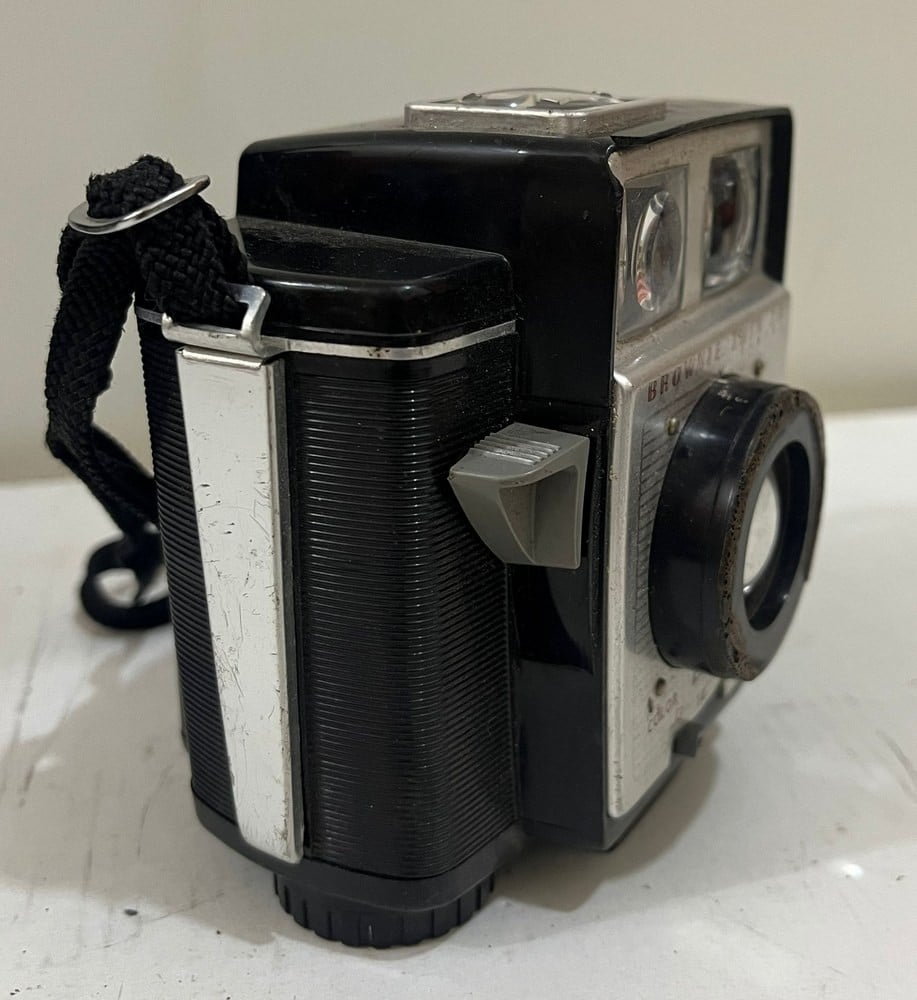 كاميرا تصوير كلاسيكية Kodak Brownie Twin - 2