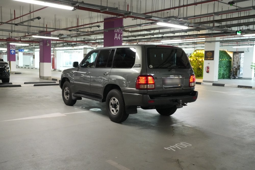 Lexus LX 470 Model 2001, Y-16009 - 5