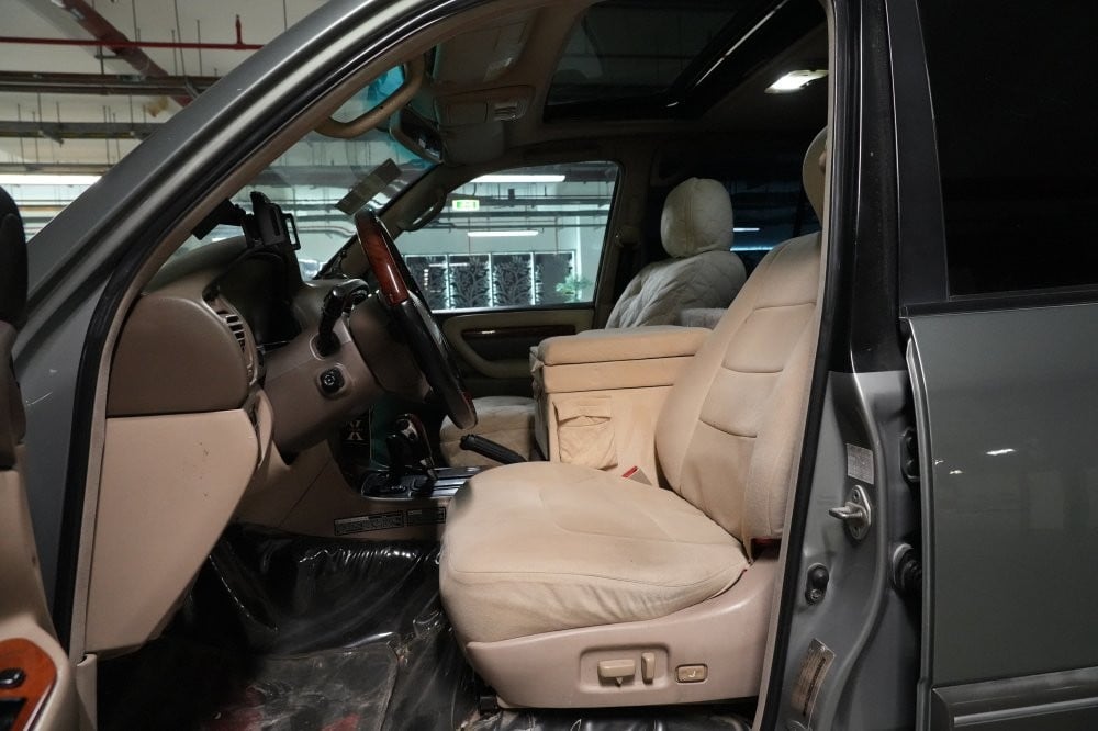 Lexus LX 470 Model 2001, Y-16009 - 9