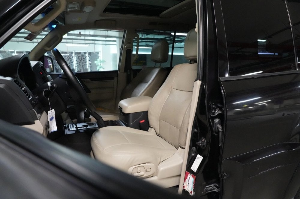 Mitsubishi Pajero Model 2014 3.5 L, Y-16041 - 9