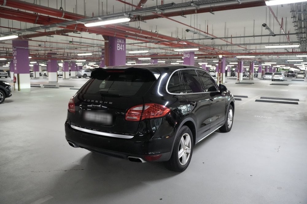Porsche Cayenne Model 2013, Y-16034 - 5
