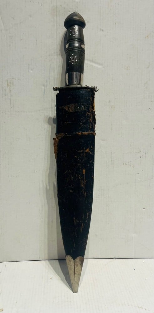 Antique Eastern Dagger with Decorative Details - 3