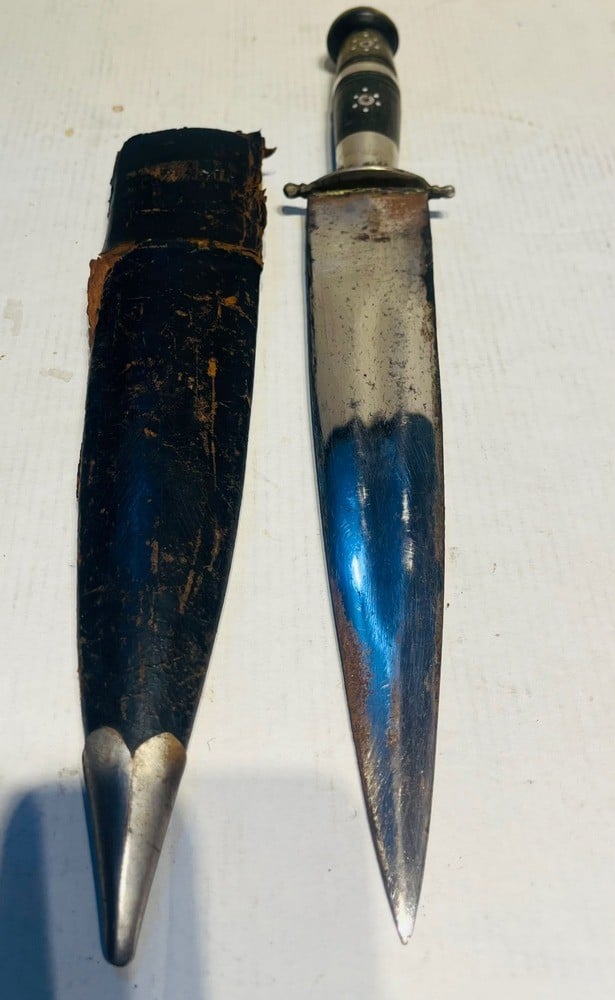 Antique Eastern Dagger with Decorative Details - 5