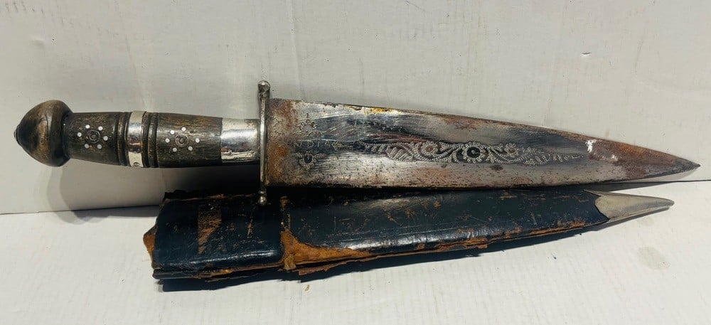 Antique Eastern Dagger with Decorative Details - 4