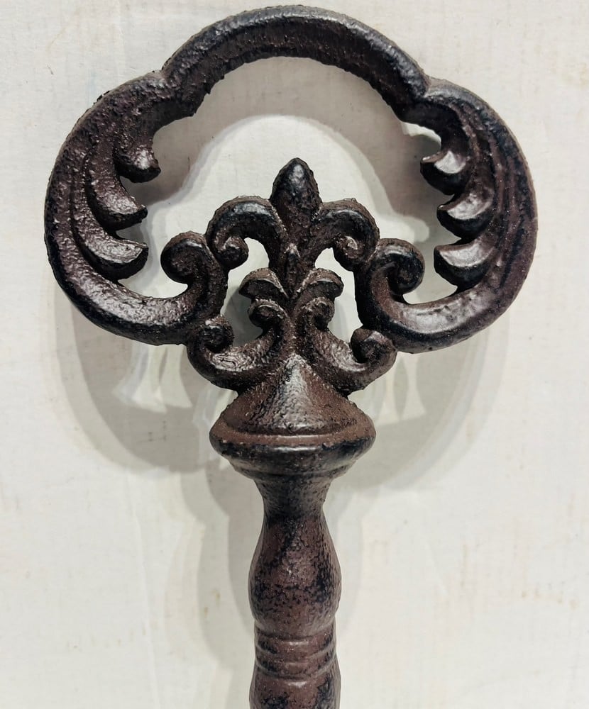 Vintage Cast Iron Skeleton Key – Decorative Piece - 2
