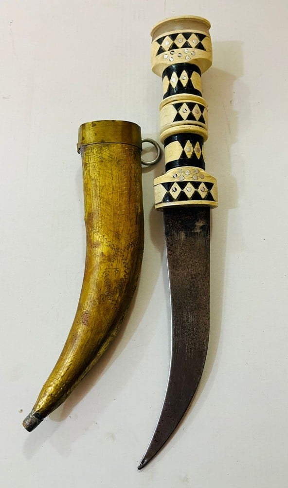 Traditional Majdalani Damascus Dagger - 1