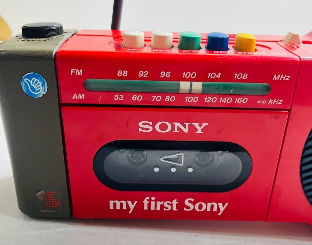 Vintage SONY Cassette Recorder and Radio - 3