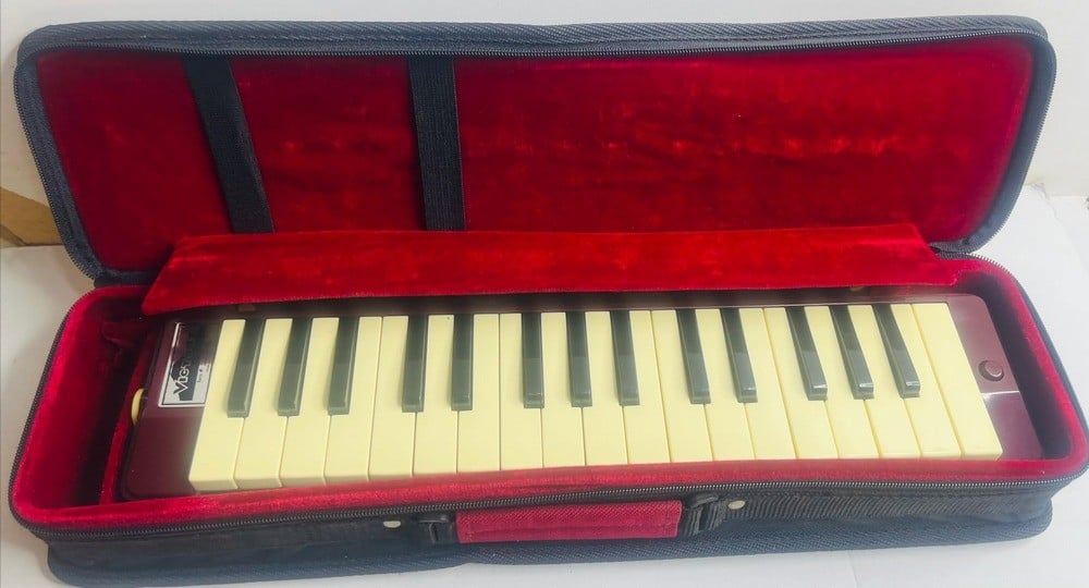 Vintage Victory Melodica - 1