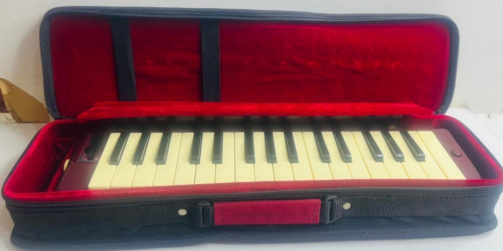 Vintage Victory Melodica - 4