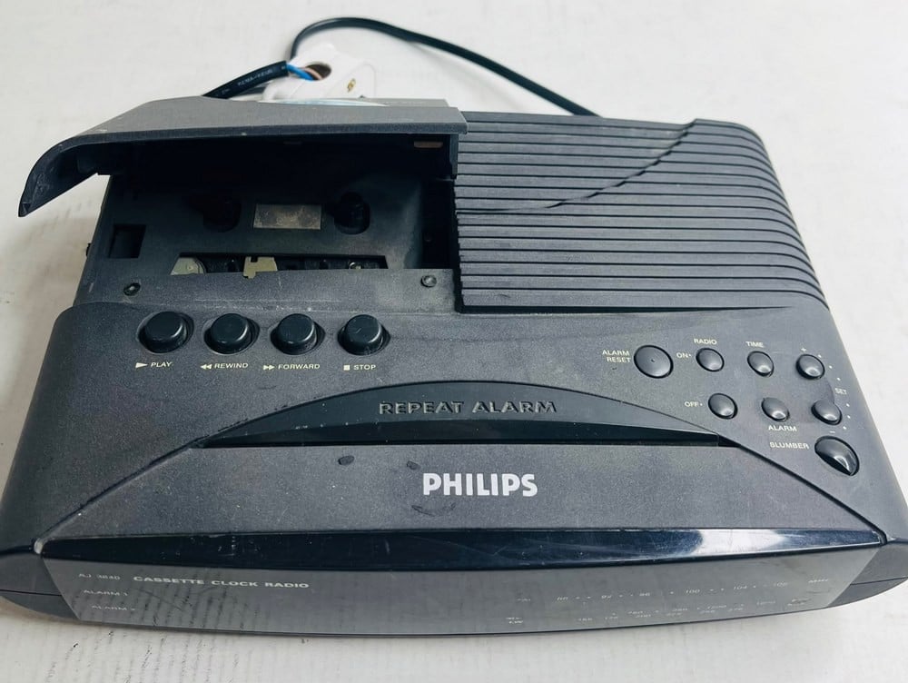Vintage Philips AJ3840 Alarm Clock Radio - 2