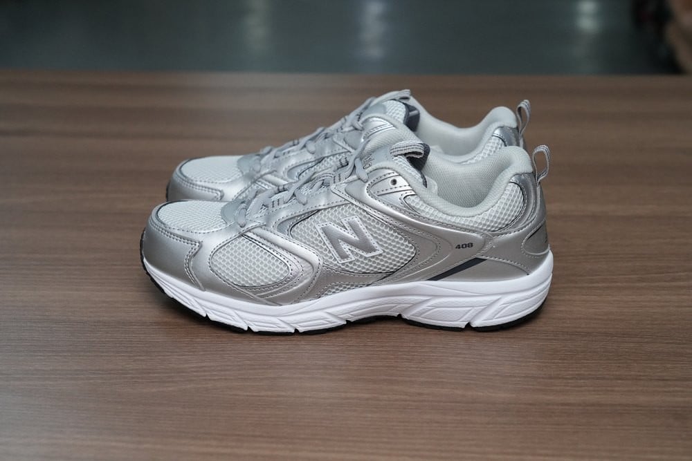 حذاء رياضي New Balance فضي - 7