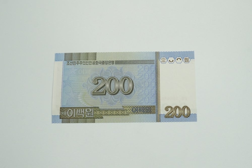 North Korean Currency Collection – Paper And Coins - 10