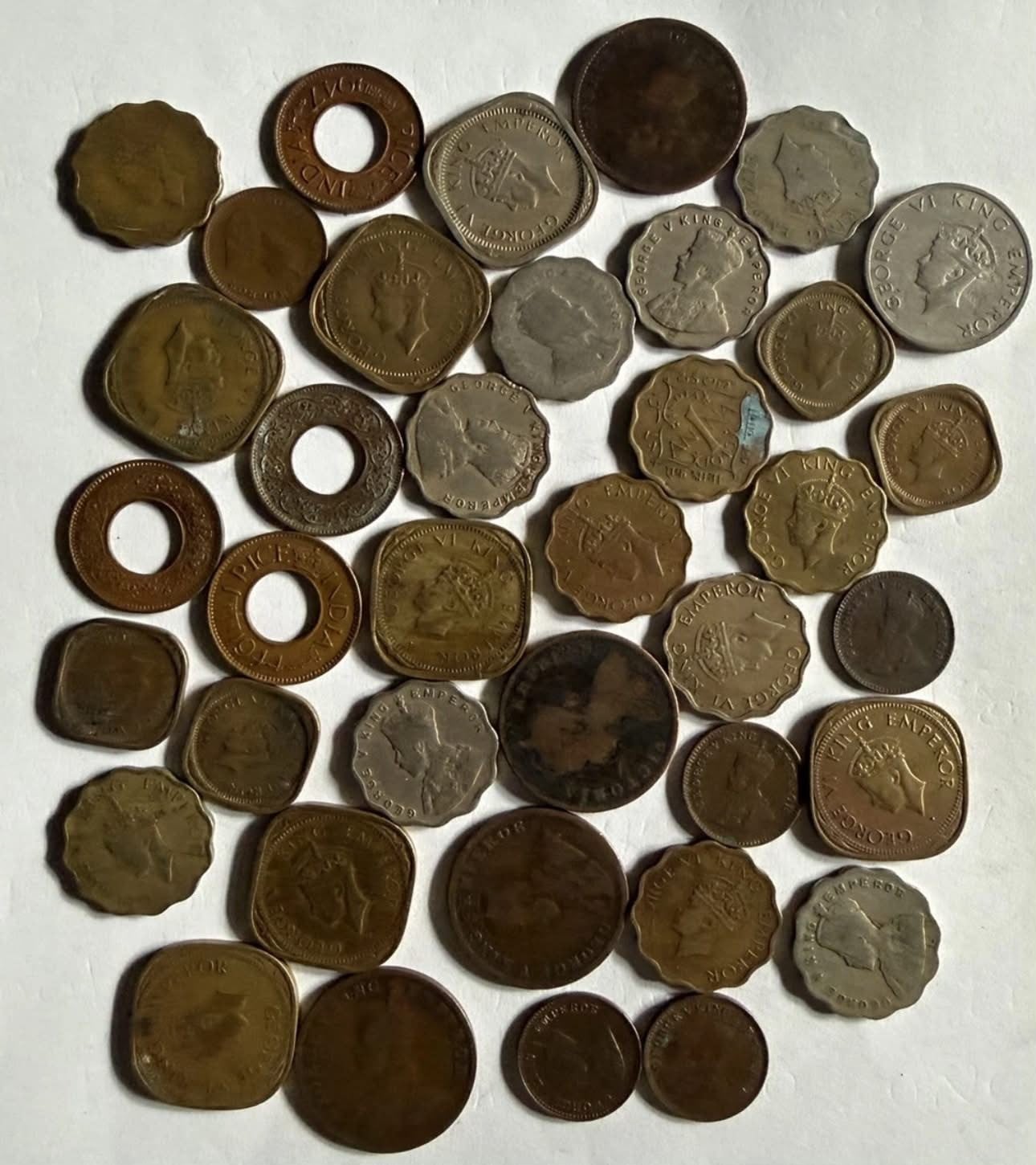 Collection Of Vintage British India Coins—Featuring George V, George Vi, And Victoria—That Were Formerly In Circulation In Qatar. - 2