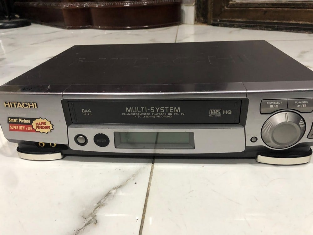 جهاز فيديو كلاسيكي HITACHI الأصلي - 3