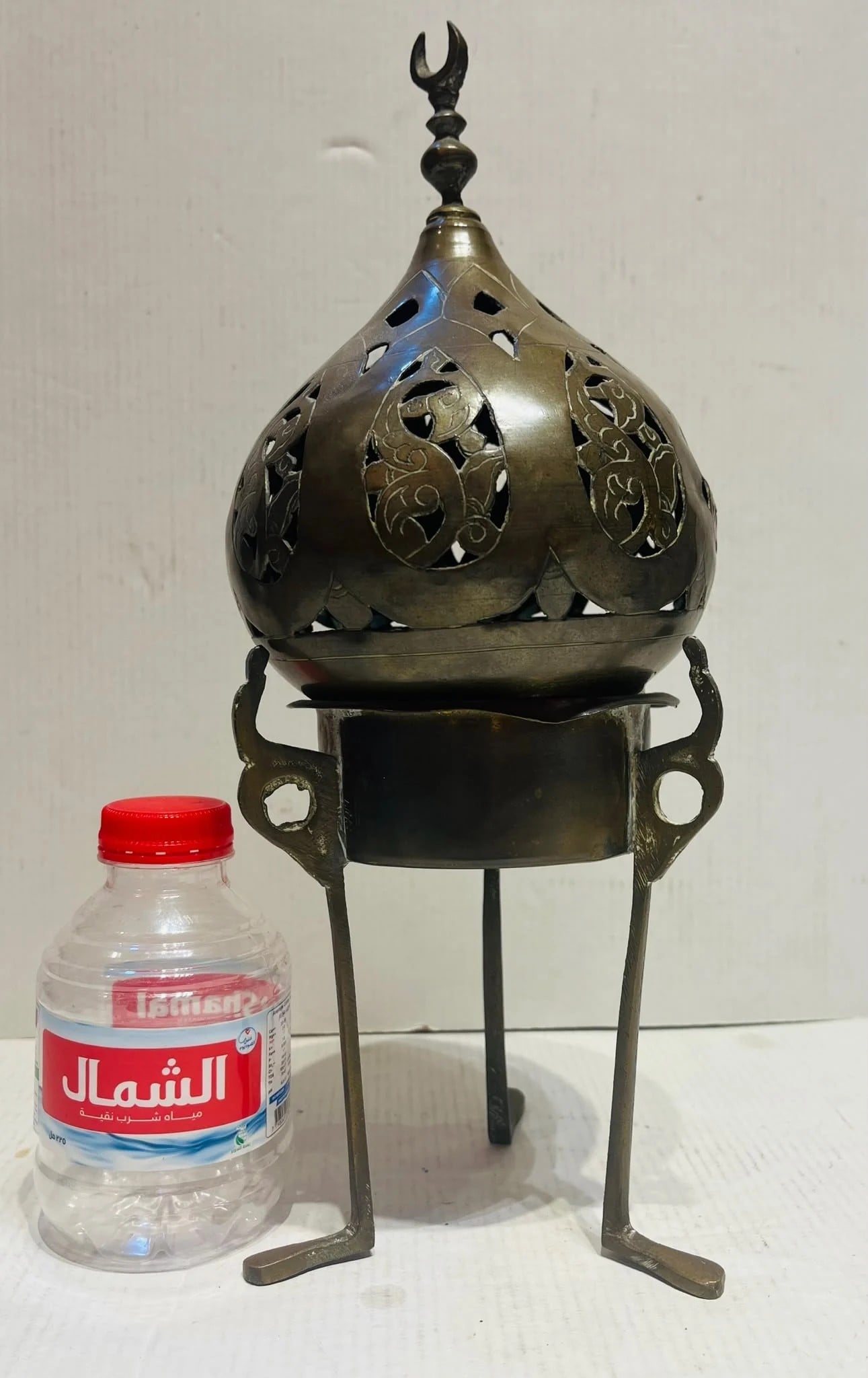 مبخرة نحاسية شرقية بثلاث أرجل وهلال - 5