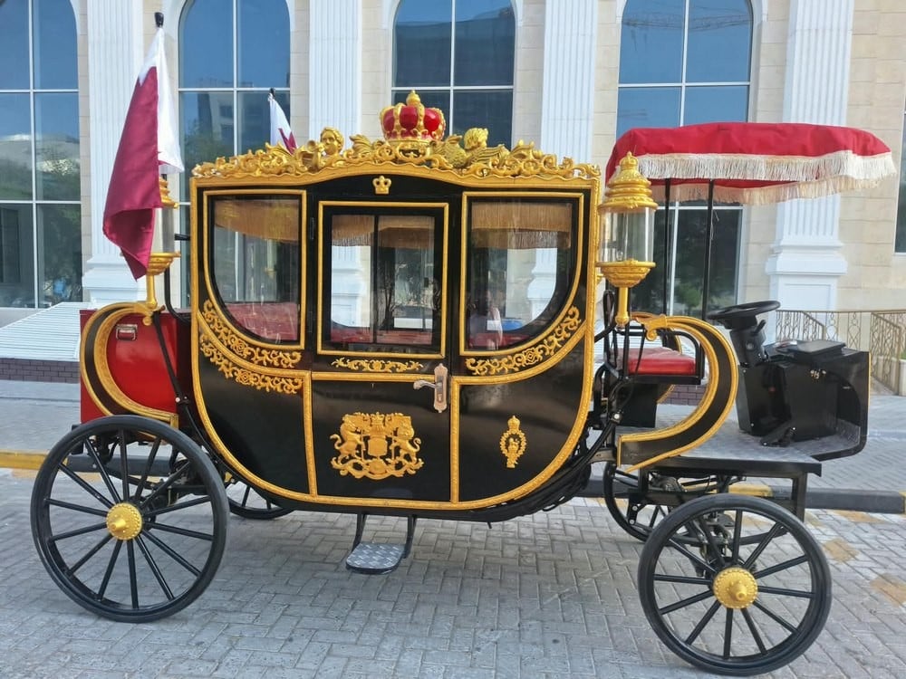 Electric Royal Horse Carriage - 13