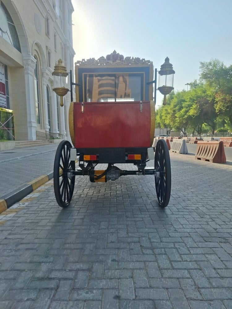 Electric Royal Horse Carriage - 1