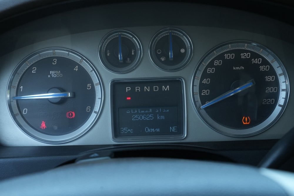 Cadillac Escalade Model 2012, Y-16105 - 11