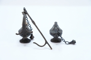 Pair of Traditional Metal Lamps - 8
