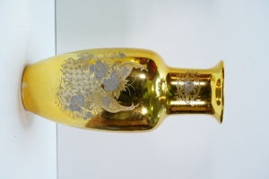 Set of Ornate Golden Vases - 7