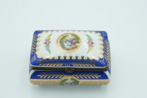 Porcelain Jewelry Box - 5