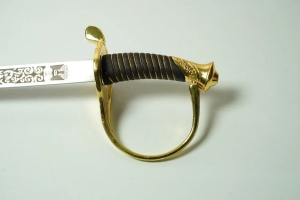 A Luxurious Sword Engraved With The Emblem Of The Republic Of Iraq - 4