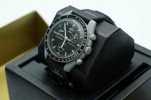 Omega Swatch Watch  - 6