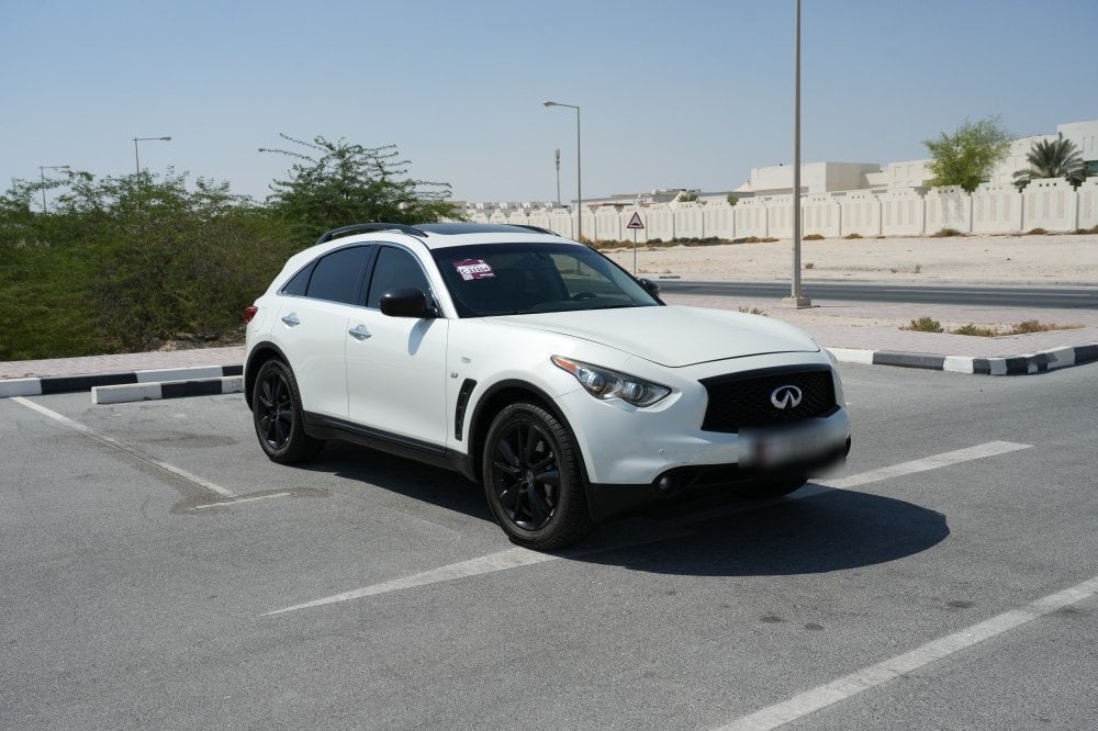 Infiniti QX70 SUV Model 2017, C-11154 - 2