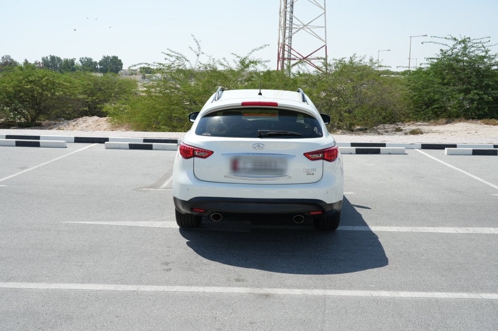 Infiniti QX70 SUV Model 2017, C-11154 - 5